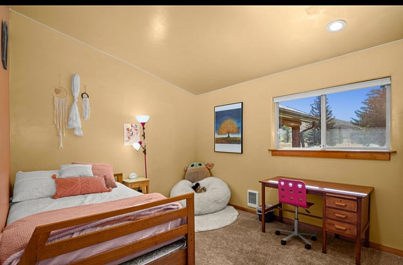 #1 Guest bedroom with double and twin trundle