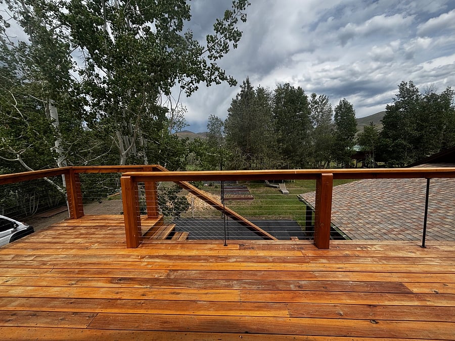 "Nest" high deck