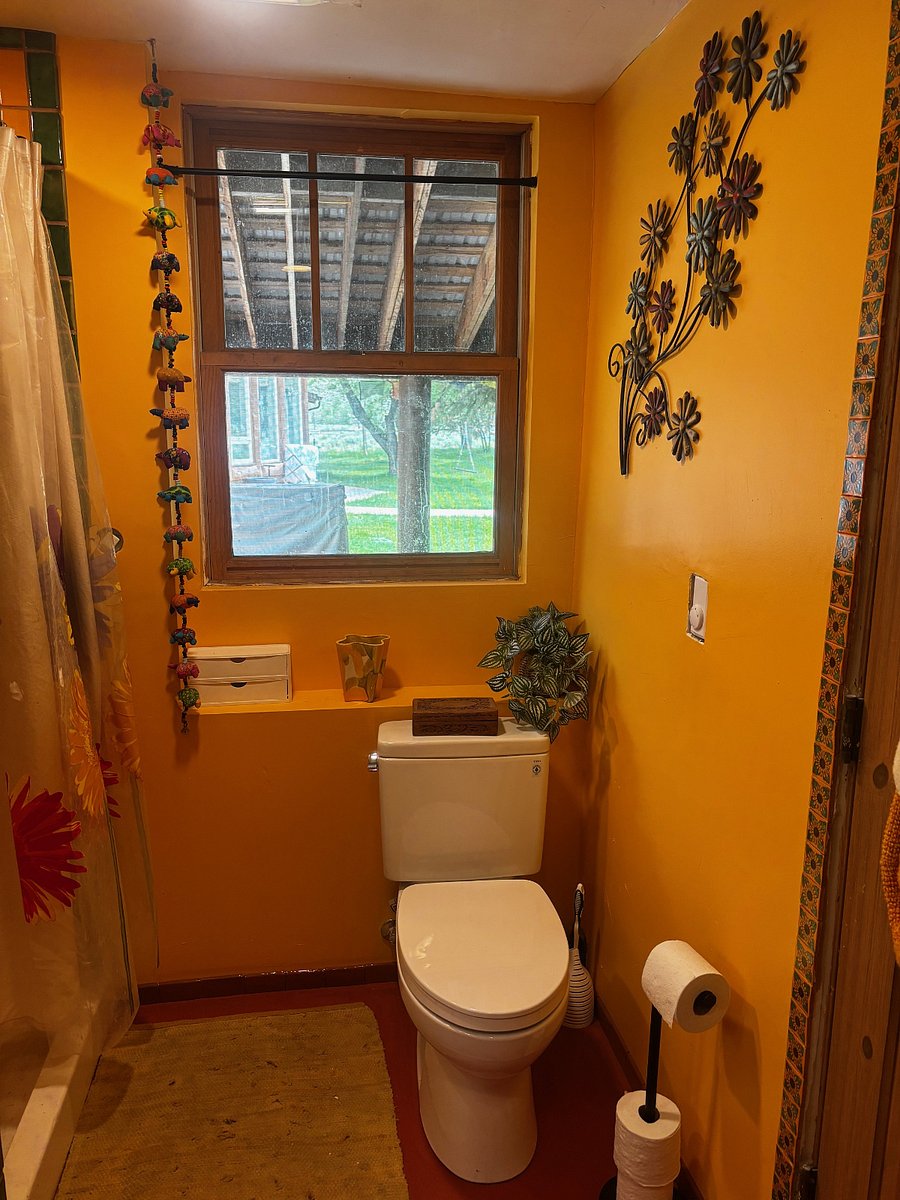 "Bunkhouse" toilet