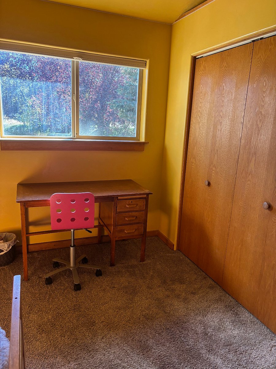 #1 guest bedroom desk