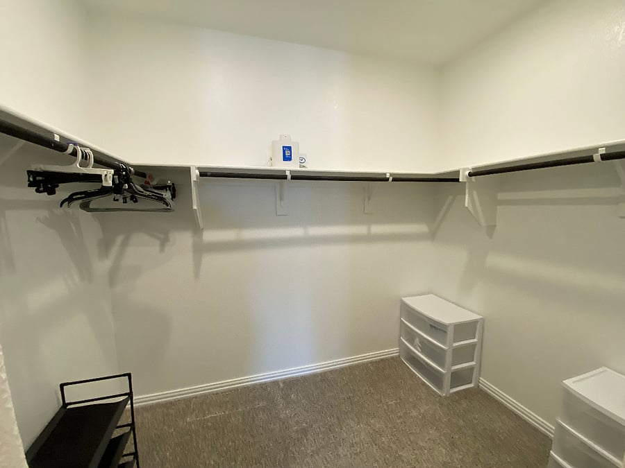 MASTER WALK IN CLOSET