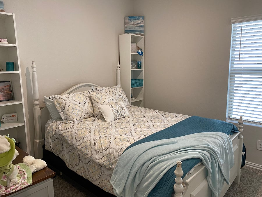 2ND BEDROOM WITH QUEEN BED