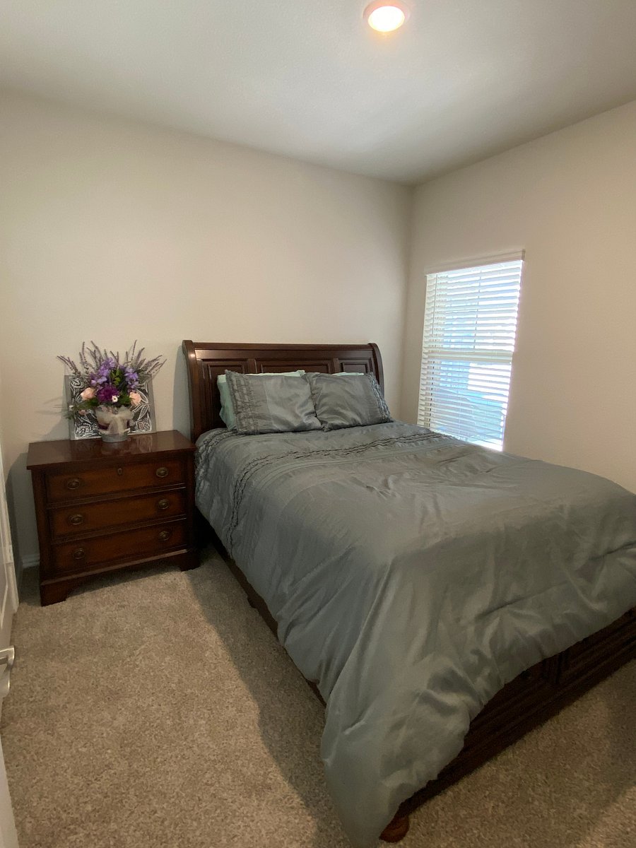 3RD BEDROOM WITH QUEEN BED
