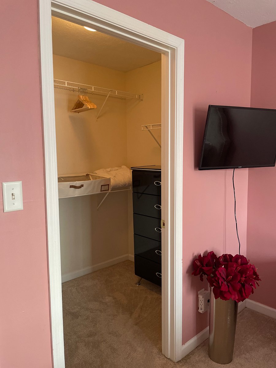 Walk-in closet