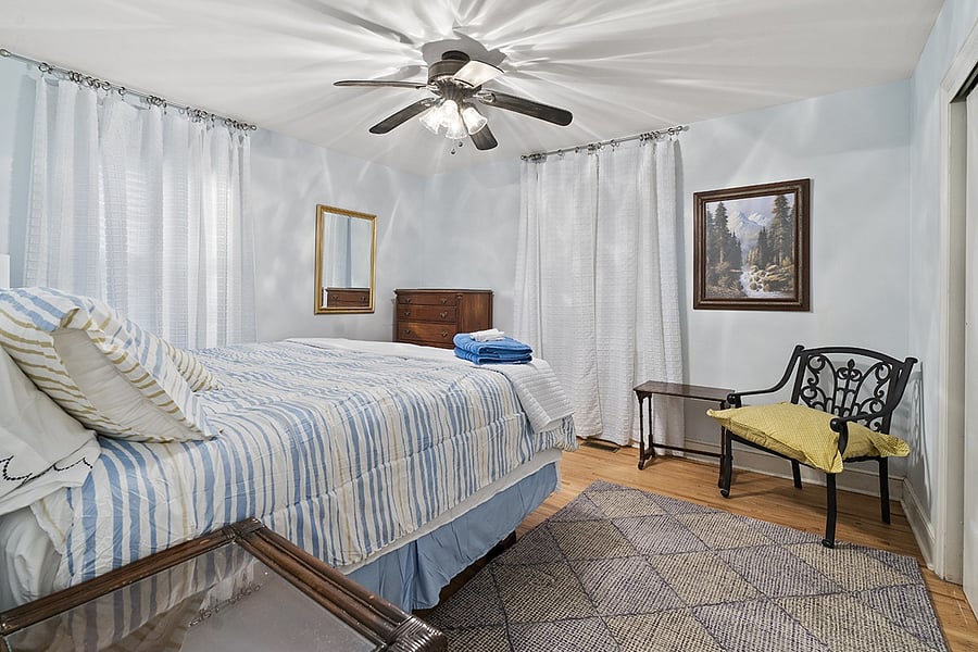 3rd bedroom King Size bed