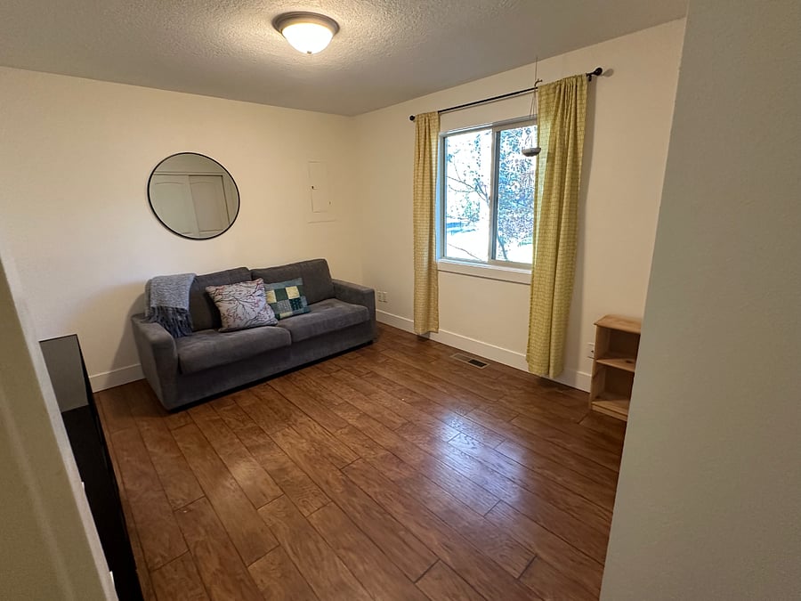 Guest bedroom