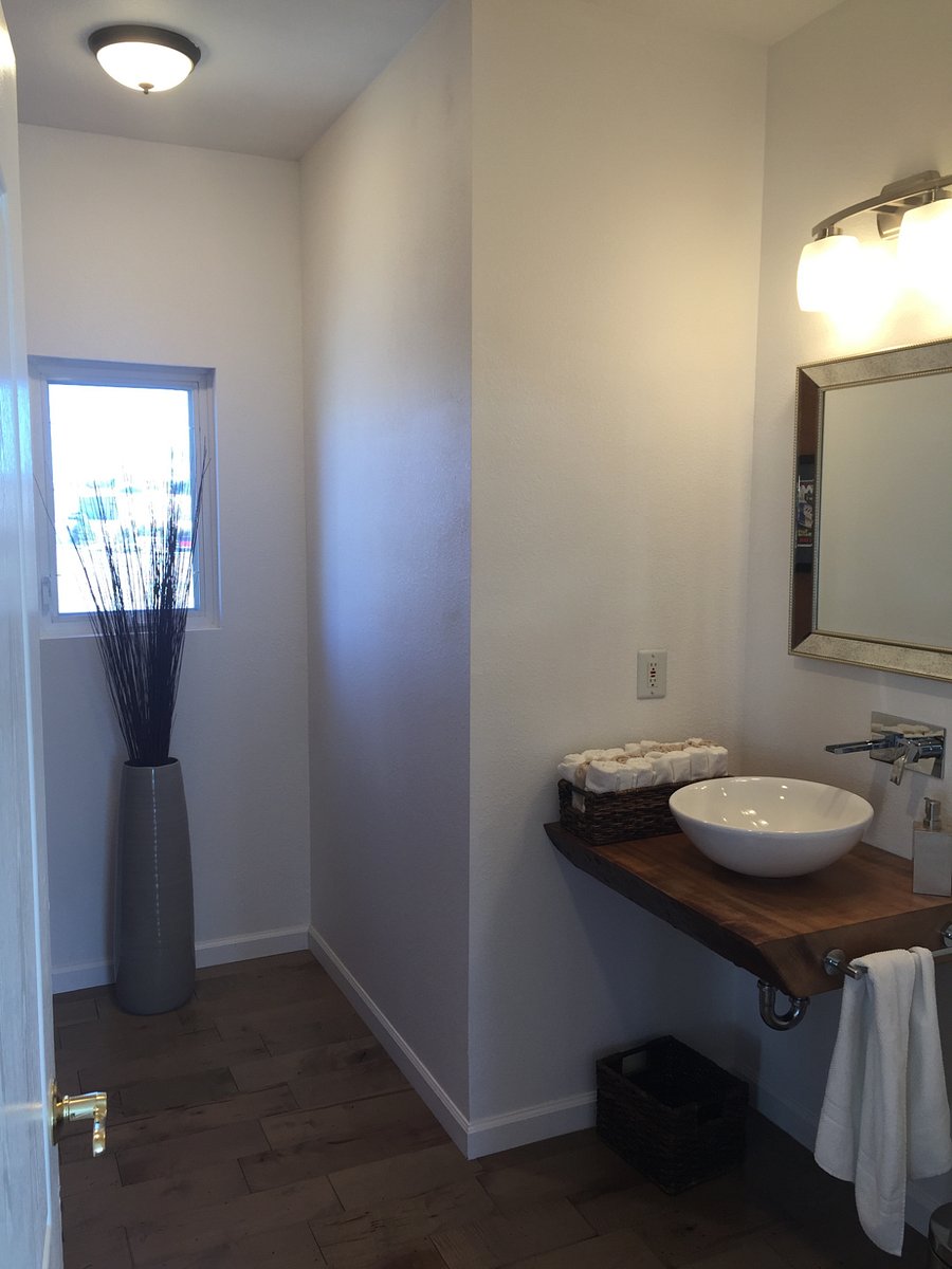 powder room