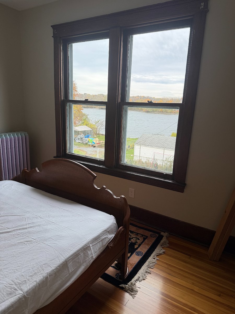 Wake up to river view