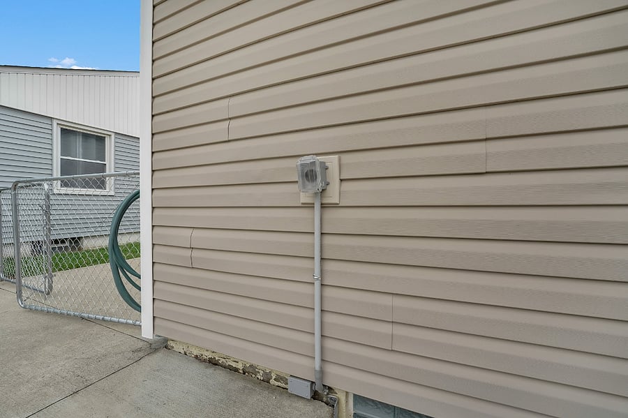 LEVEL 2 EV CHARGER PLUG