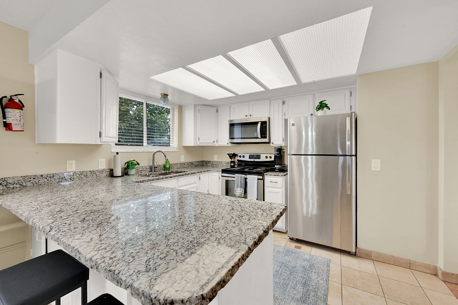 Full Kitchen