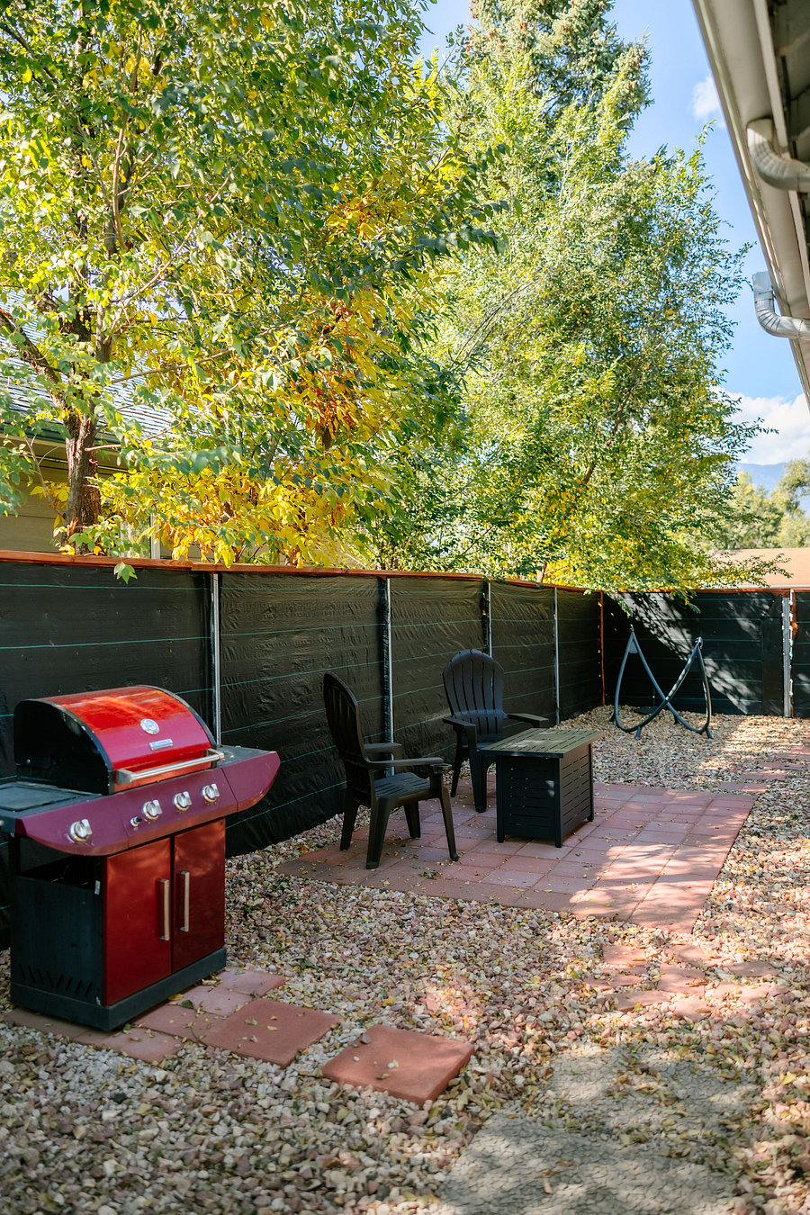 Side yard patio