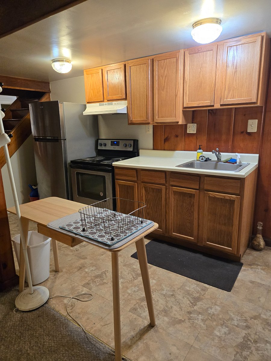 kitchen - fully stocked