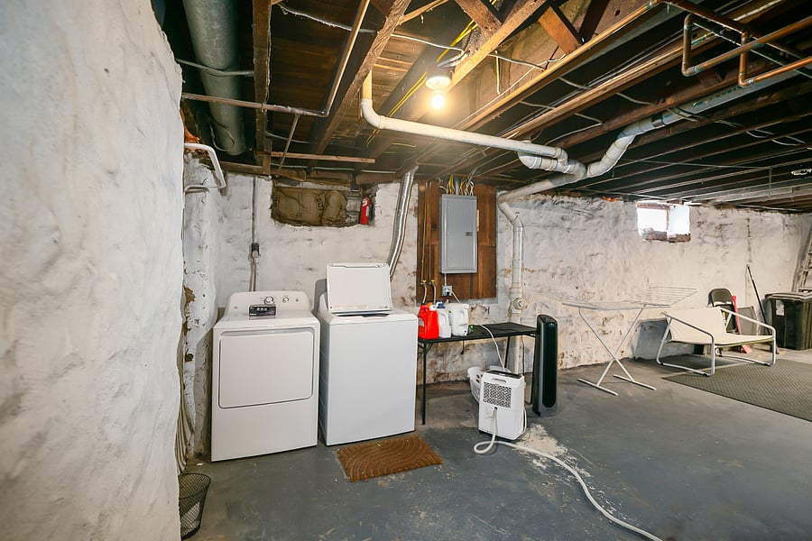 Washer/dryer in basement