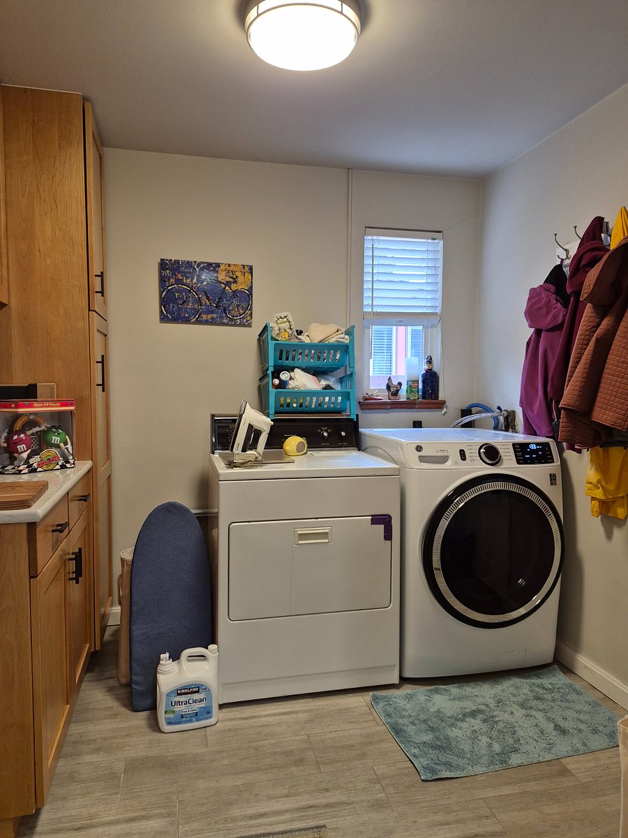 Shared laundry upstairs - Main level