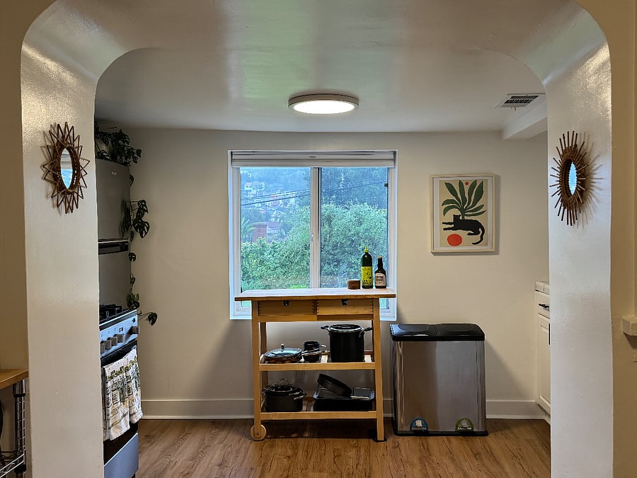 Kitchen, complete with kitchen essentials