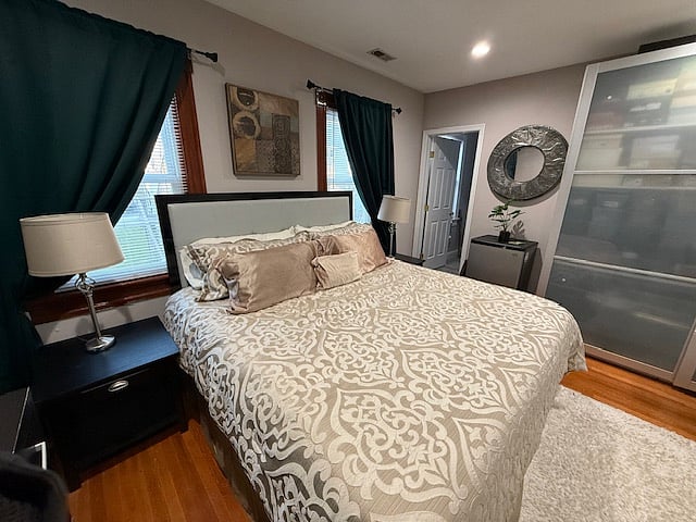 Master Bedroom b