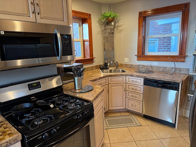 Kitchen b