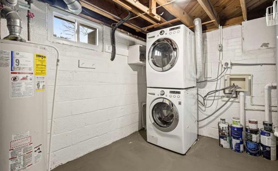 Full-sized washer/dryer downstairs