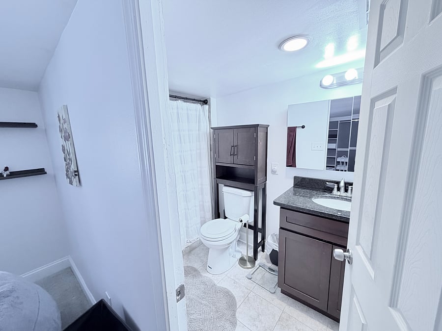 Primary Suite #1 en-suite full bath