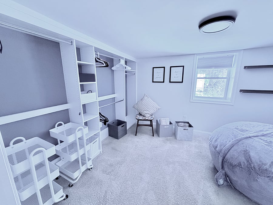 Walk-in Closet