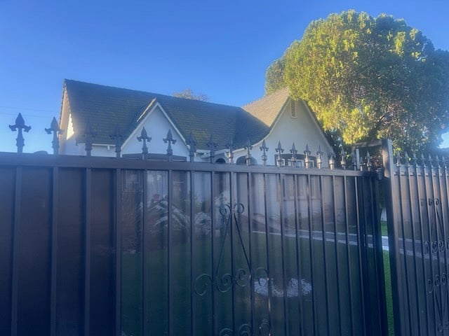 Fully Fenced Front Yard