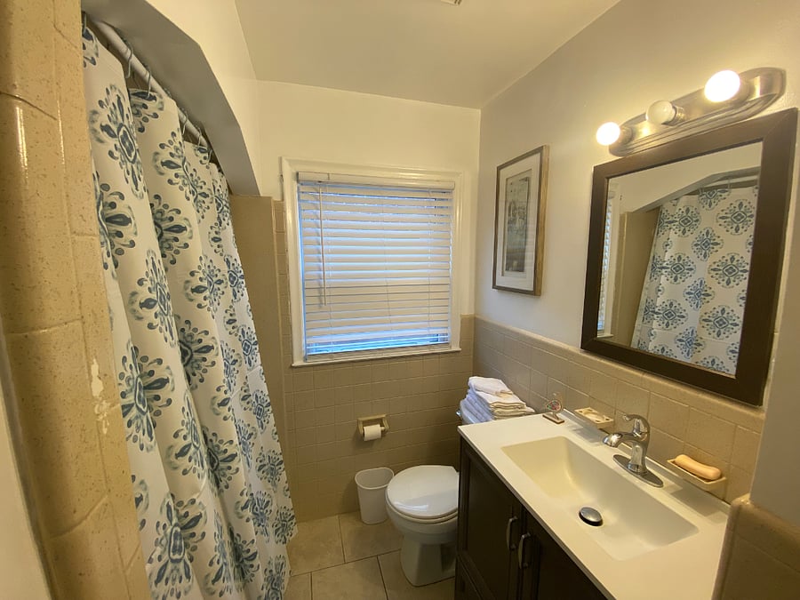 Main bathroom