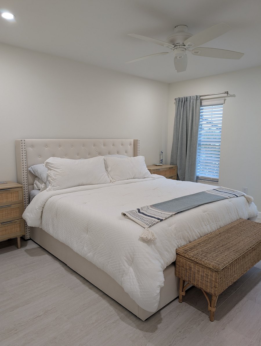 Primary bedroom (King Sized bed) with canal views.