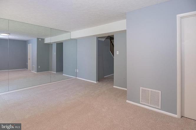 Room for rent view 3