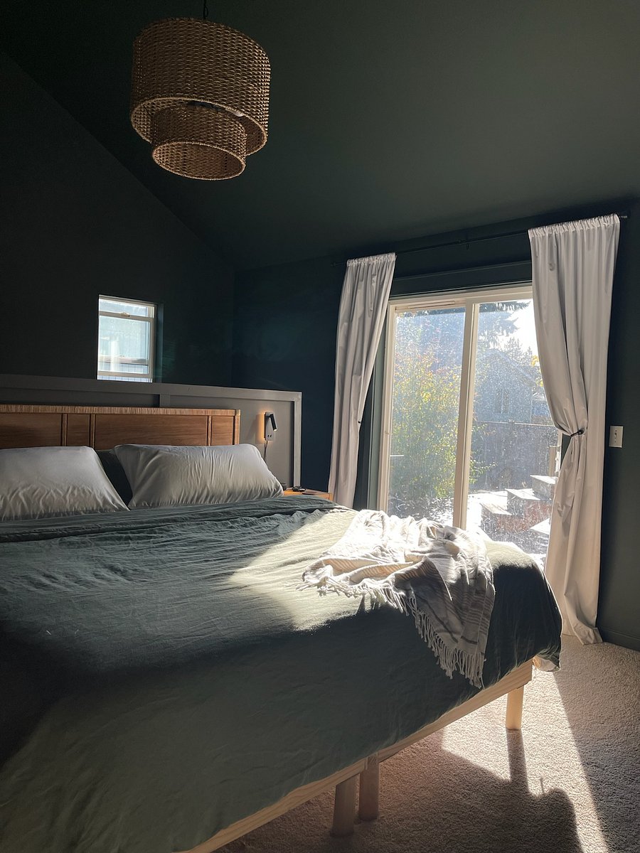 BEDROOM 2 (PRIMARY)