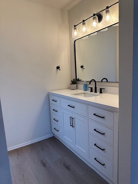 Master vanity 