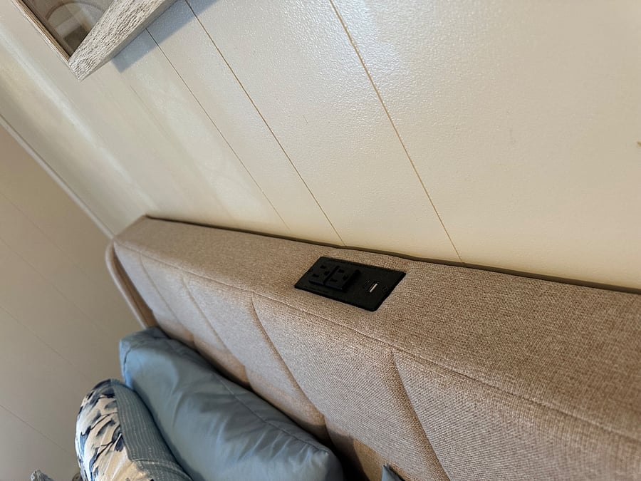 USB Headboard and C Charger 
