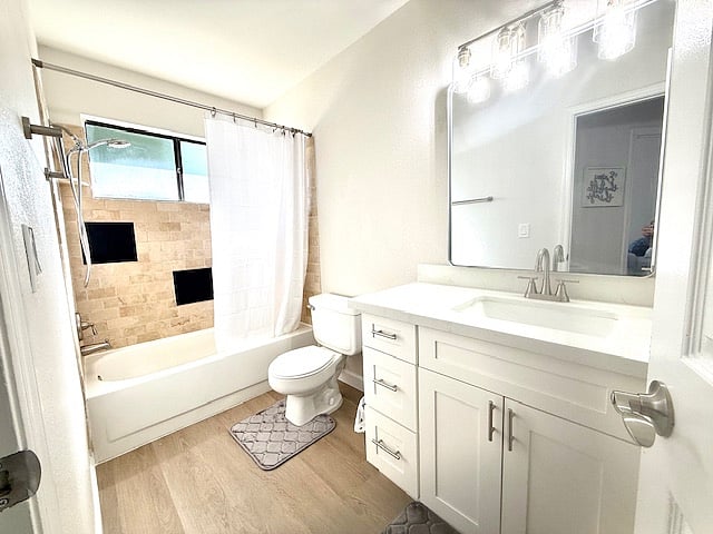 2nd Bathroom