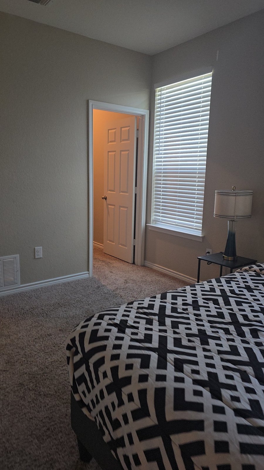 Furnished Finder property 930127_1 photo 8