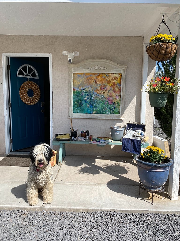 Beautiful guests and lots of local Artwork