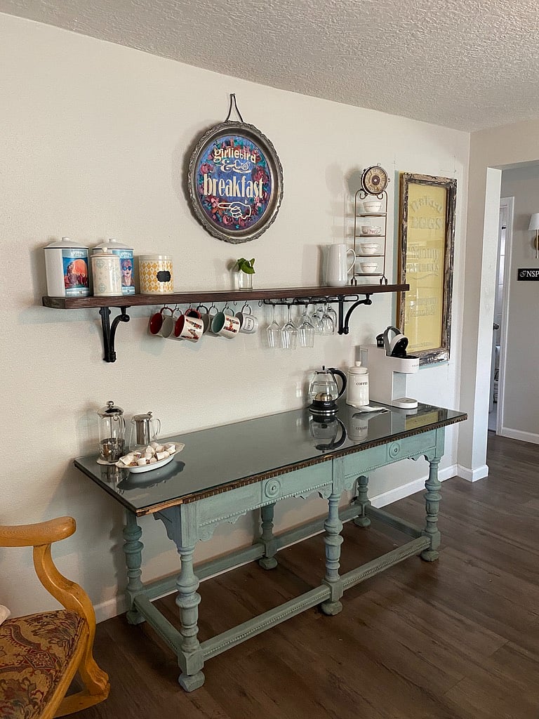 Enter the gorgeous, fully equipped kitchen for your morning wake-up!
