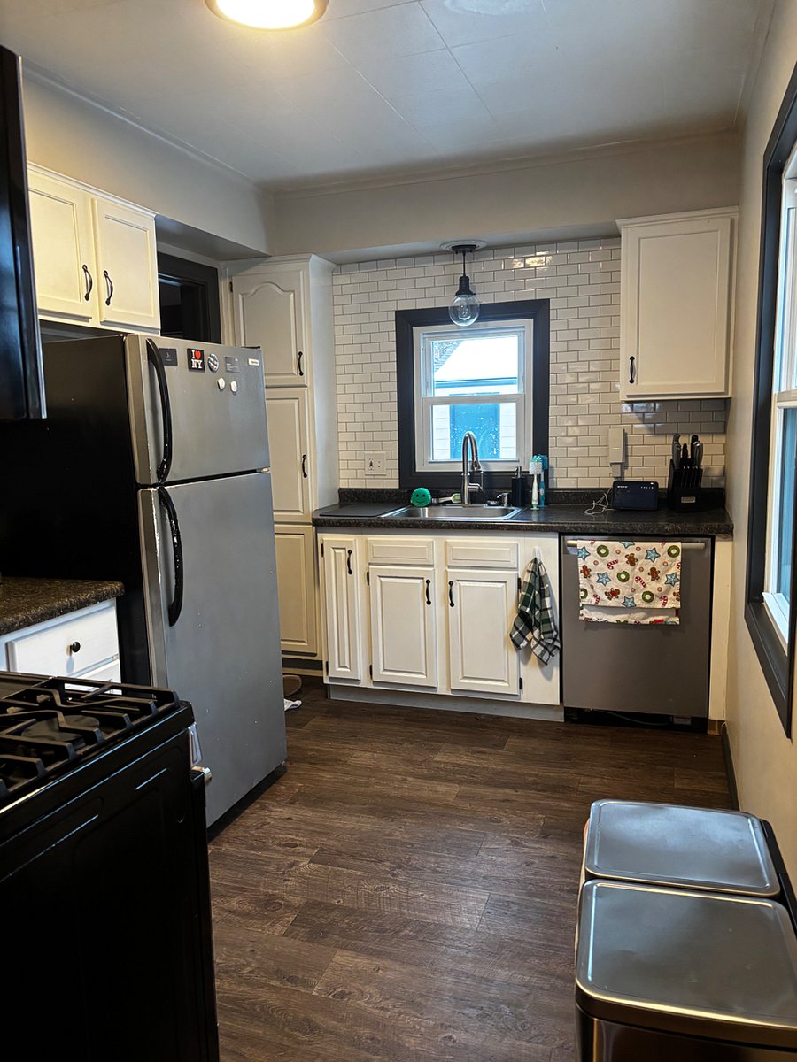 Fully stocked kitchen with all necessary items for some yummy home cooked meals