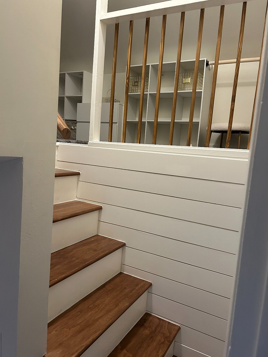 Upstairs to loft bedroom