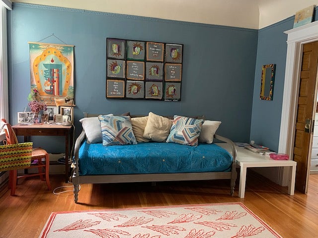 Extra room for yoga, workout, sitting meditation etc