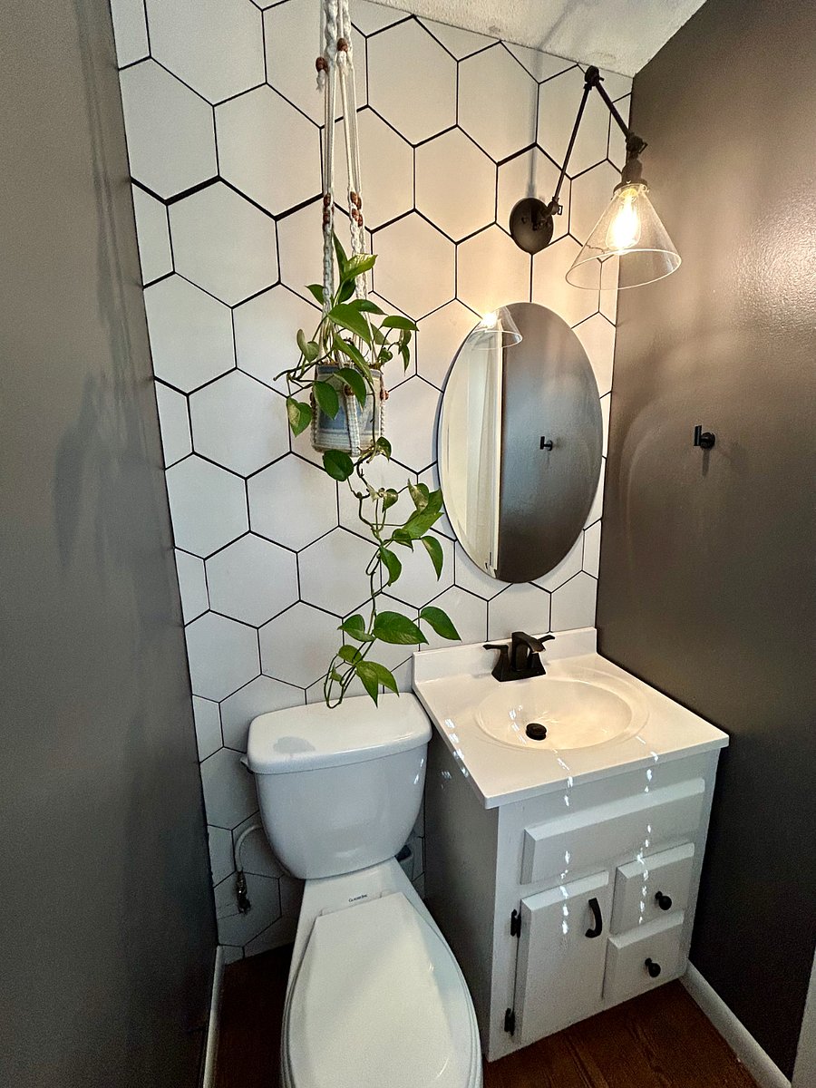 Private 1/2 bath off largest main-level bedroom