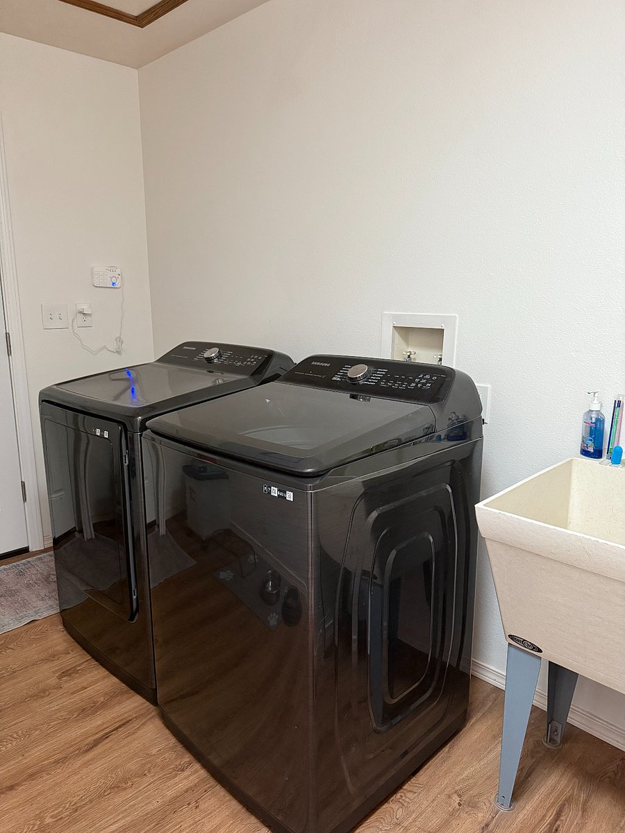 washer and dryer utility room