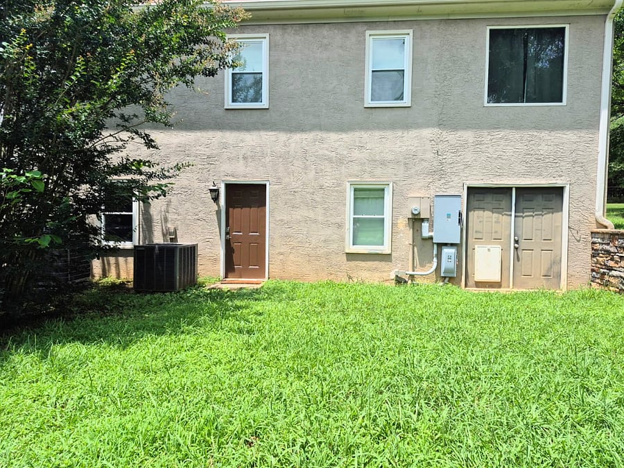 Separate entrance with direct access to your private space.