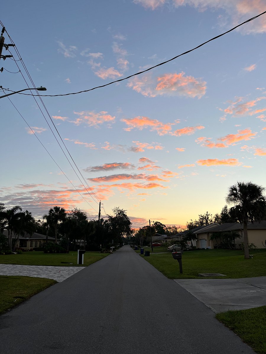Beautiful sunset views from the street. 