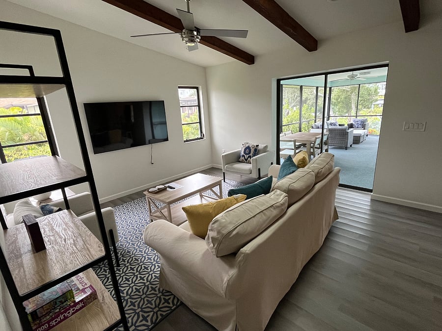 TV area just off the Lanai