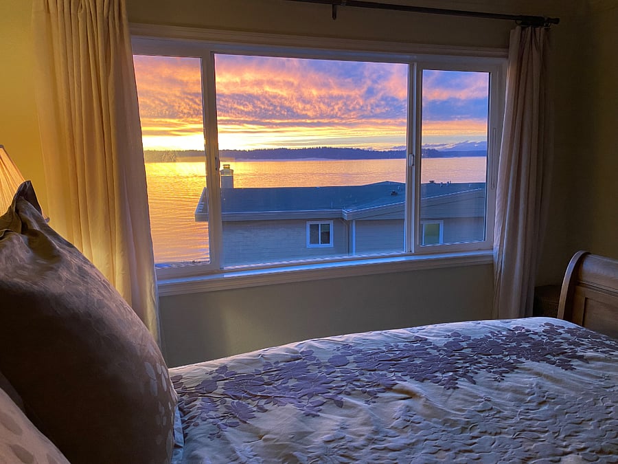 Bedroom.sunset views. Same view as outdoor patio.