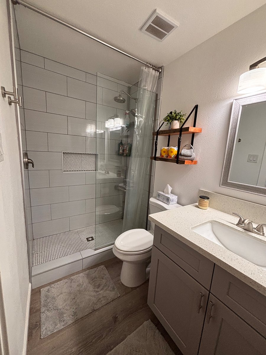 Bathroom in bedroom #1