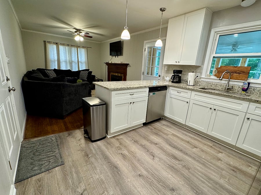 Kitchen/Den