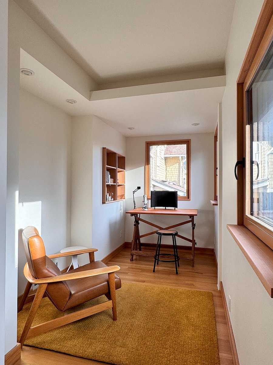 office/study/zoom call room - great light