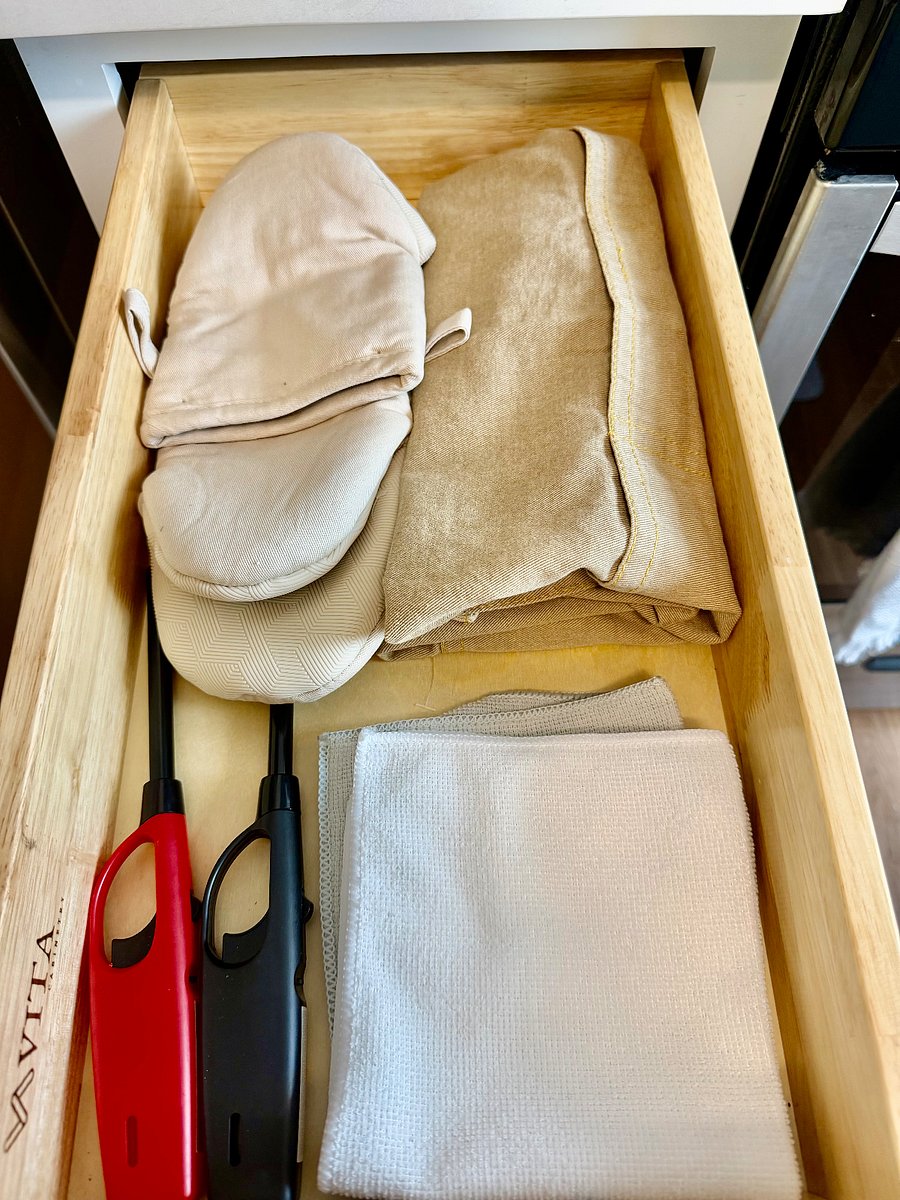 Apron, Kitchen Towels, stove lighter 