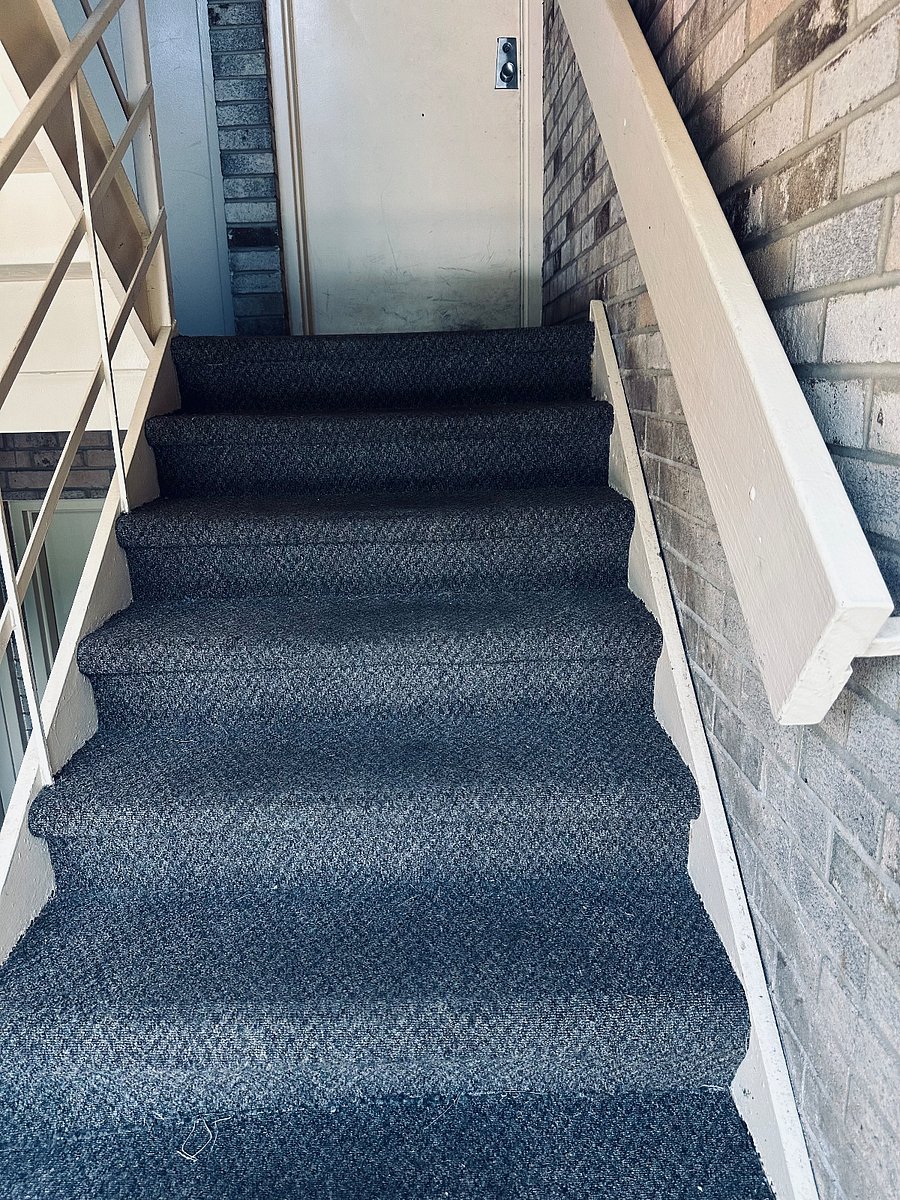 Please note: There are 6 steps upstairs to reach the apartment.