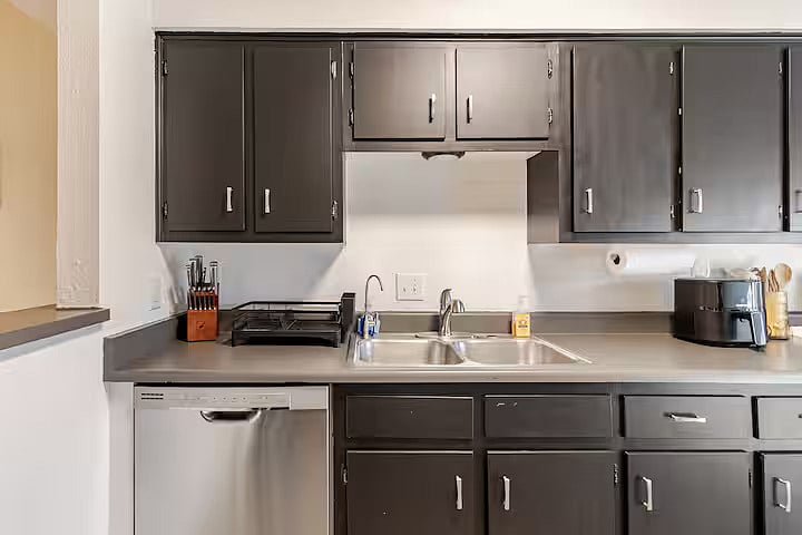 Kitchen with everything you need to cook a great meal.